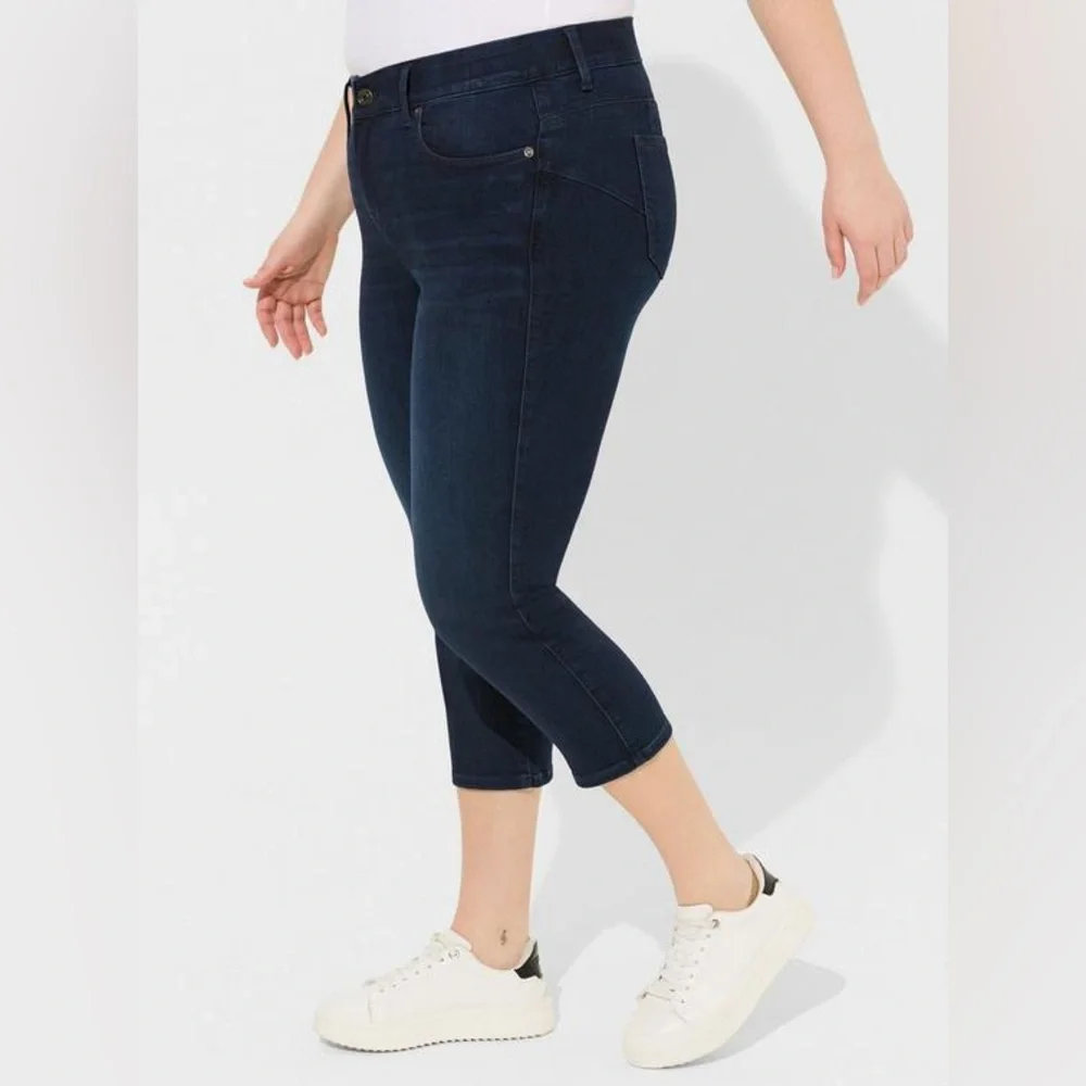 NWT Torrid Crop Bombshell Skinny Premium Stretch - Picture 5 of 10
